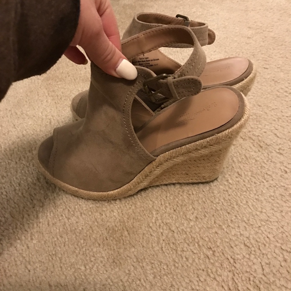 Universal Thread Wedges - Picture 5 of 5